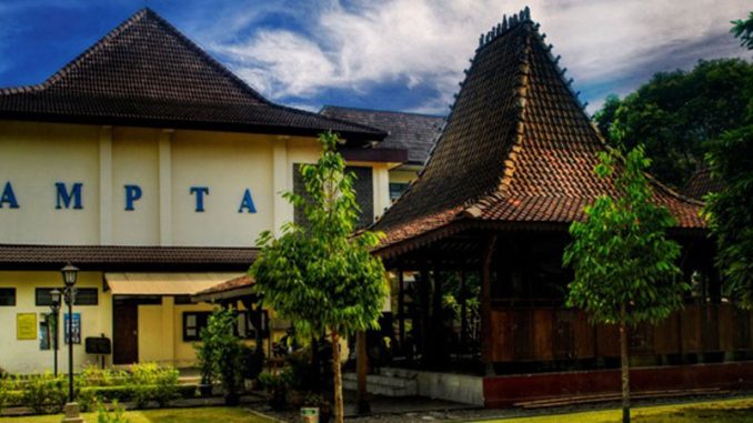 Sekolah Tinggi Pariwisata Ambarrukmo-