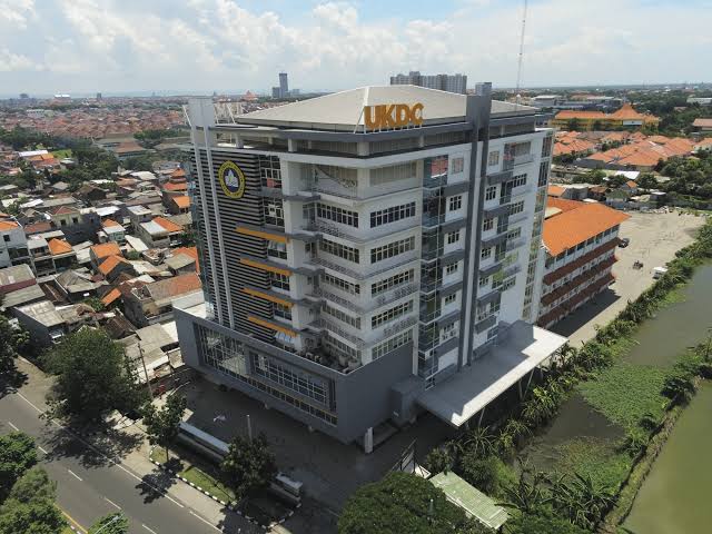 Universitas Katolik Darma Cendika,