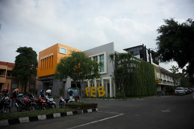 Universitas Wijaya Putra,.