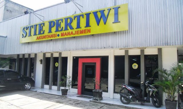 Tampak-Depan-STIE-Pertiwi-Bekasi-640x437-1