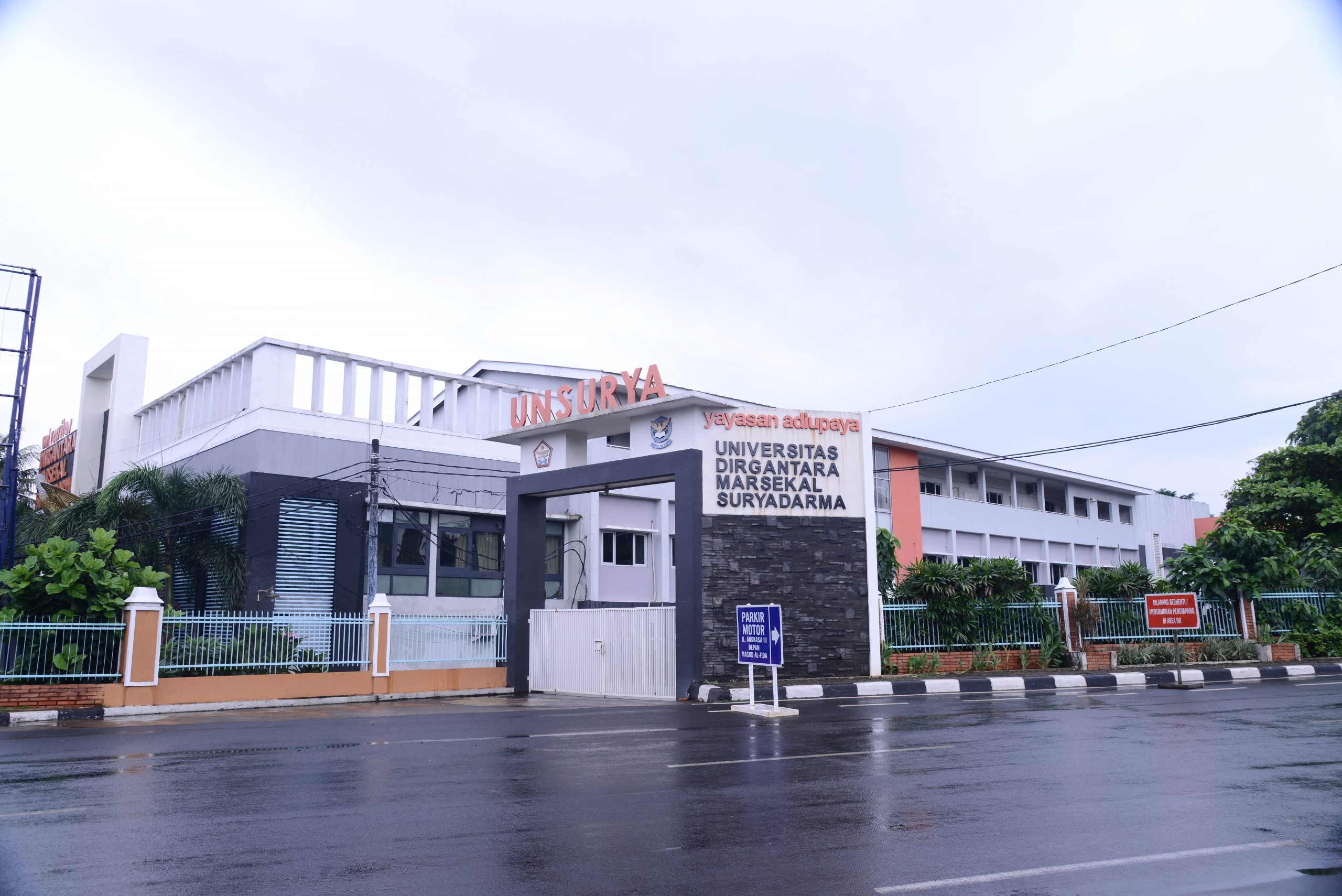 UNIVERSITAS SURYADARMA
