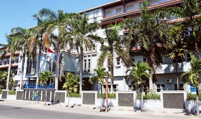 Universitas Widya Kartika Surabaya