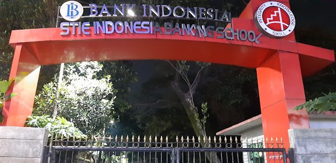 Indonesia-Banking-School--678x330 (2)