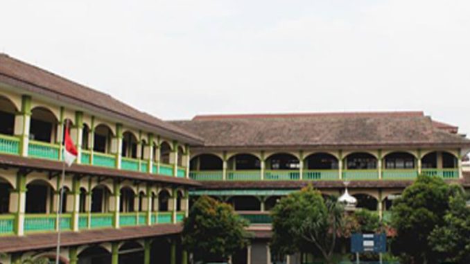 sttyuppentek_besar_home_1-678x381 (1)