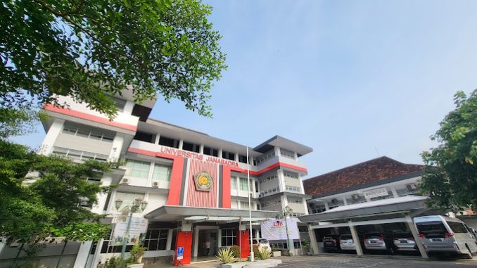 UNIVERSITAS-JANABADRA (4)