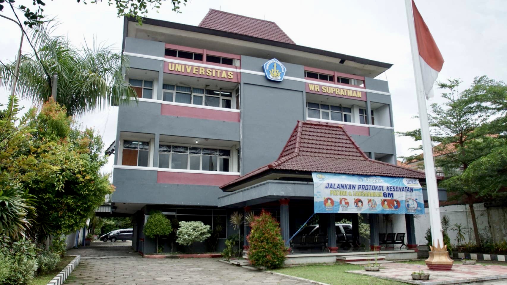 Universitas WR Supratman=