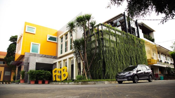 Universitas Wijaya Putra.
